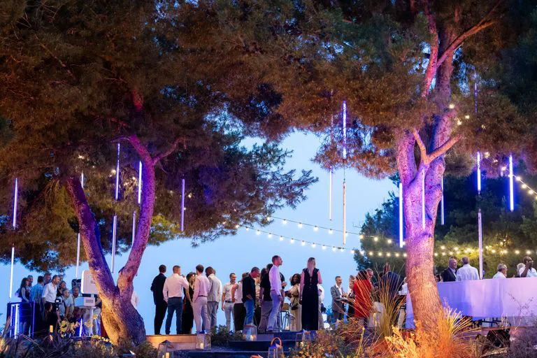 Ambiance lors du cocktail dînatoire corporate