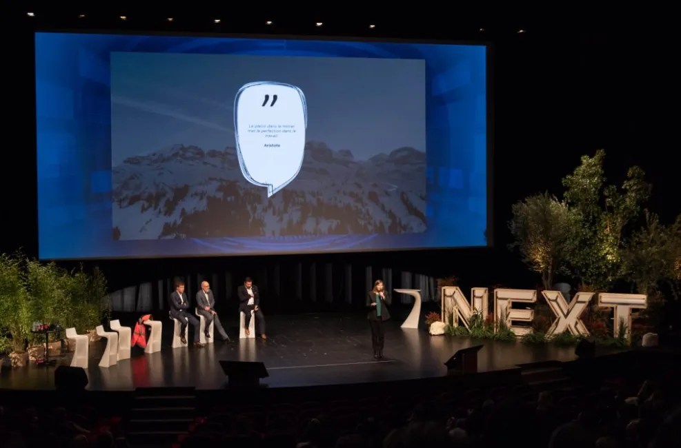 Discours de clôture et clap de fin sur scène