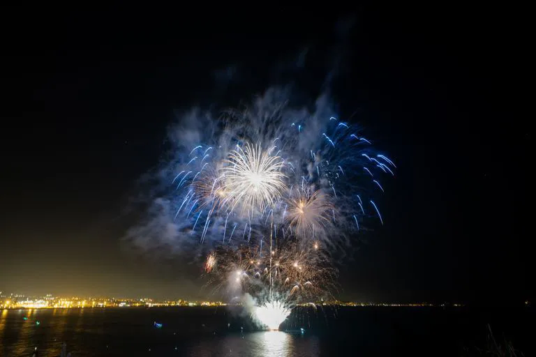 Feu d'artifice final pour l'événement d'entreprise