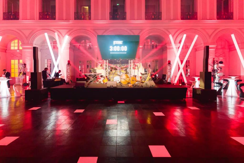 Scène et groupe de musique lors du Switch coloré